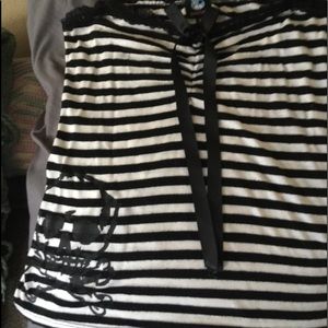 Cream and black striped skull tank